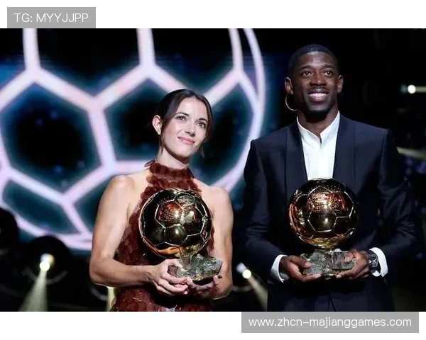 欧冠25周年纪念海报融汇历代比赛用球，齐达内与登贝莱同框出镜